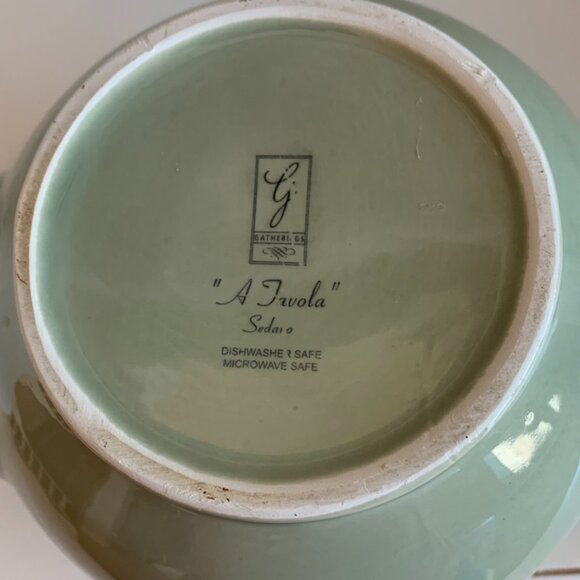 Vintage Farmhouse French Cottage Moss Green 6 cup Teapot with Scalloped Rim - Picture 6 of 6